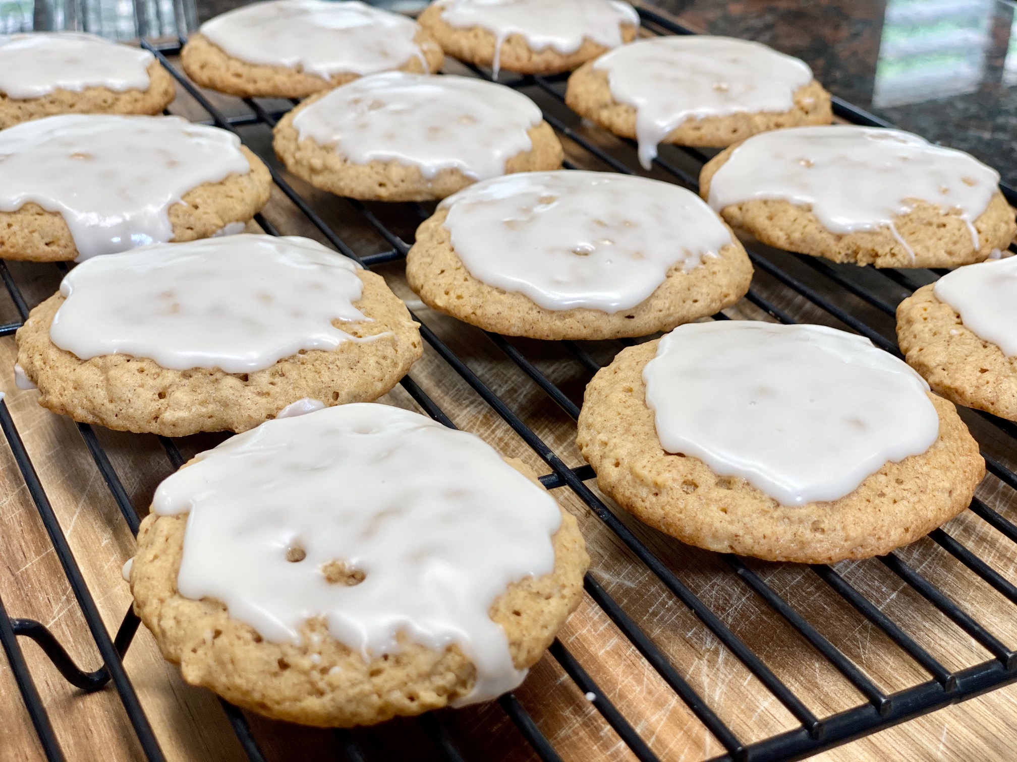 ICED OATMEAL COOKIES