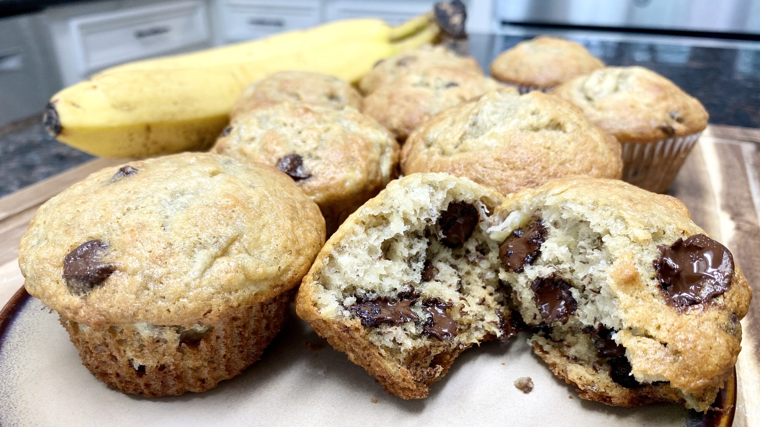 CHOCOLATE CHIP BANANA MUFFIN