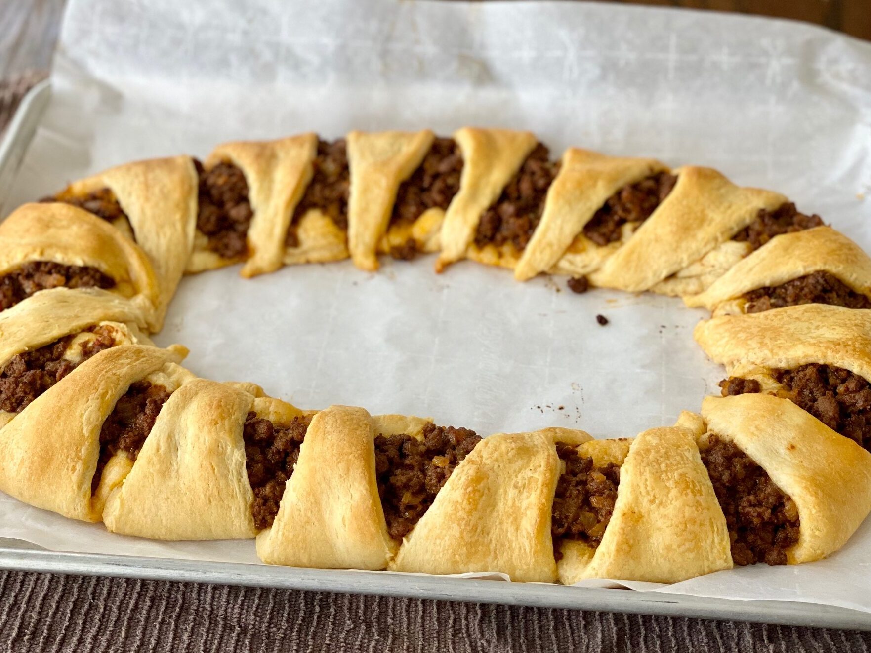 BBQ BEEF CRESCENT ROLL RING